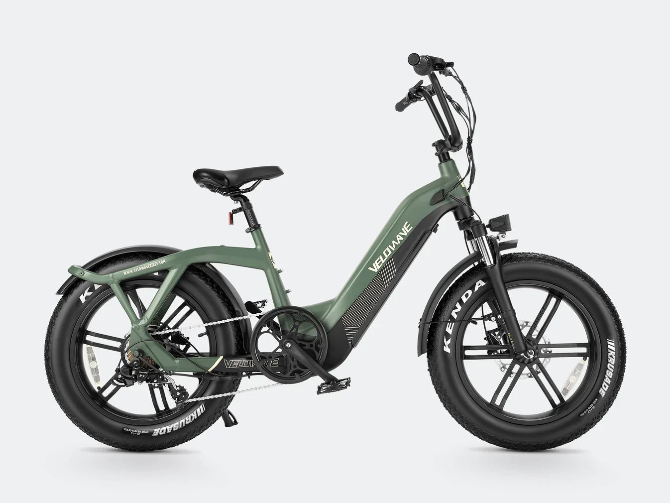 Step-Thru Electric Bike with 750W Motor for Effortless Riding and Enhanced Mobility