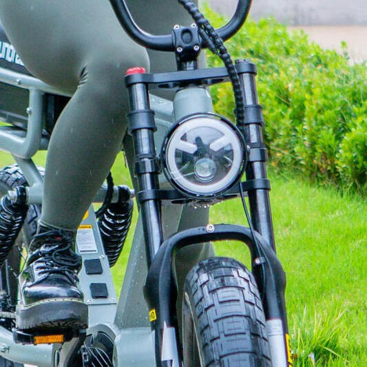 Electric moped and e-bike designed for efficient commuter transportation with eco-friendly performance